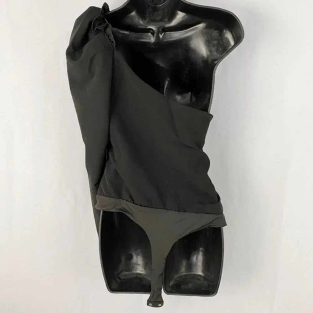 Astr The Label Isolde One Shoulder Bodysuit Black - Picture 3 of 9